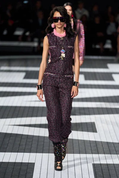 Look 48